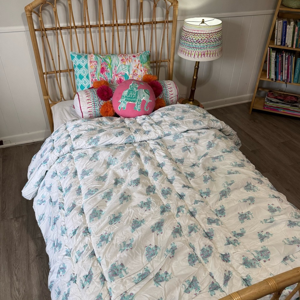 Pottery barn Lilly Pulitzer Elephant Bazaar Quilt - Picture 6 of 10